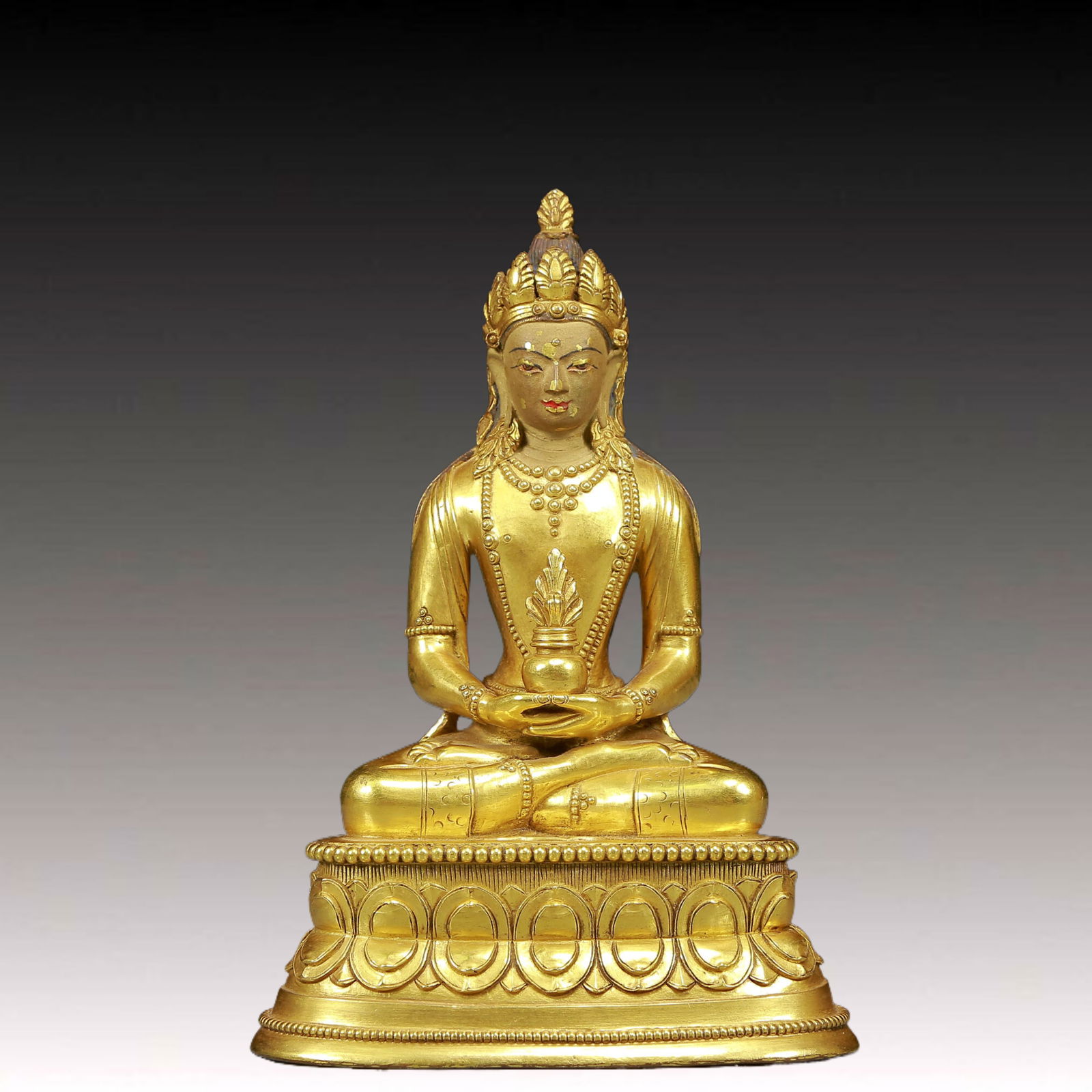 A Solemn Gilt Bronze Statue of Amitayus: A Solemn Gilt Bronze Statue of Amitayus,Ming Dynasty, China,Size:5.5inx3.9inx8.3in,Weight:1945g 铜鎏金无量寿佛像，明代