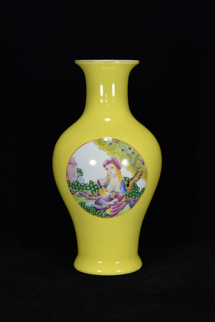 An Exquisite Yellow Glazed Famille-Rose Painted Gold Figure Pattern Vase: An Exquisite Yellow Glazed Famille-Rose Painted Gold Figure Pattern Vase,Qing Dynasty, China,Yongzheng Six-character Mark,Size:9.8inx5.1in 