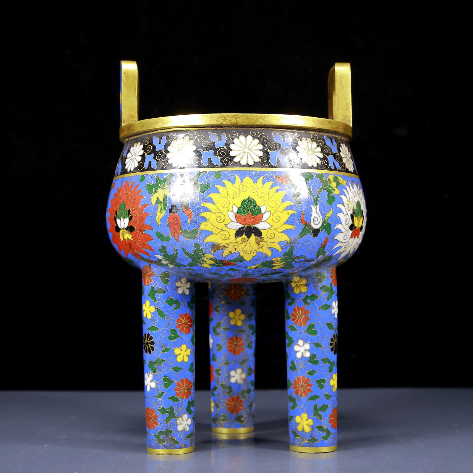 An Exquisite Cloisonne Lotus Pattern Double-Ears and Tripod Censer: An Exquisite Cloisonne Lotus Pattern Double-Ears and Tripod Censer,Ming Dynasty, China,Jingtai Four-character Mark,Size:6.7inx11in,Weight:5965g 