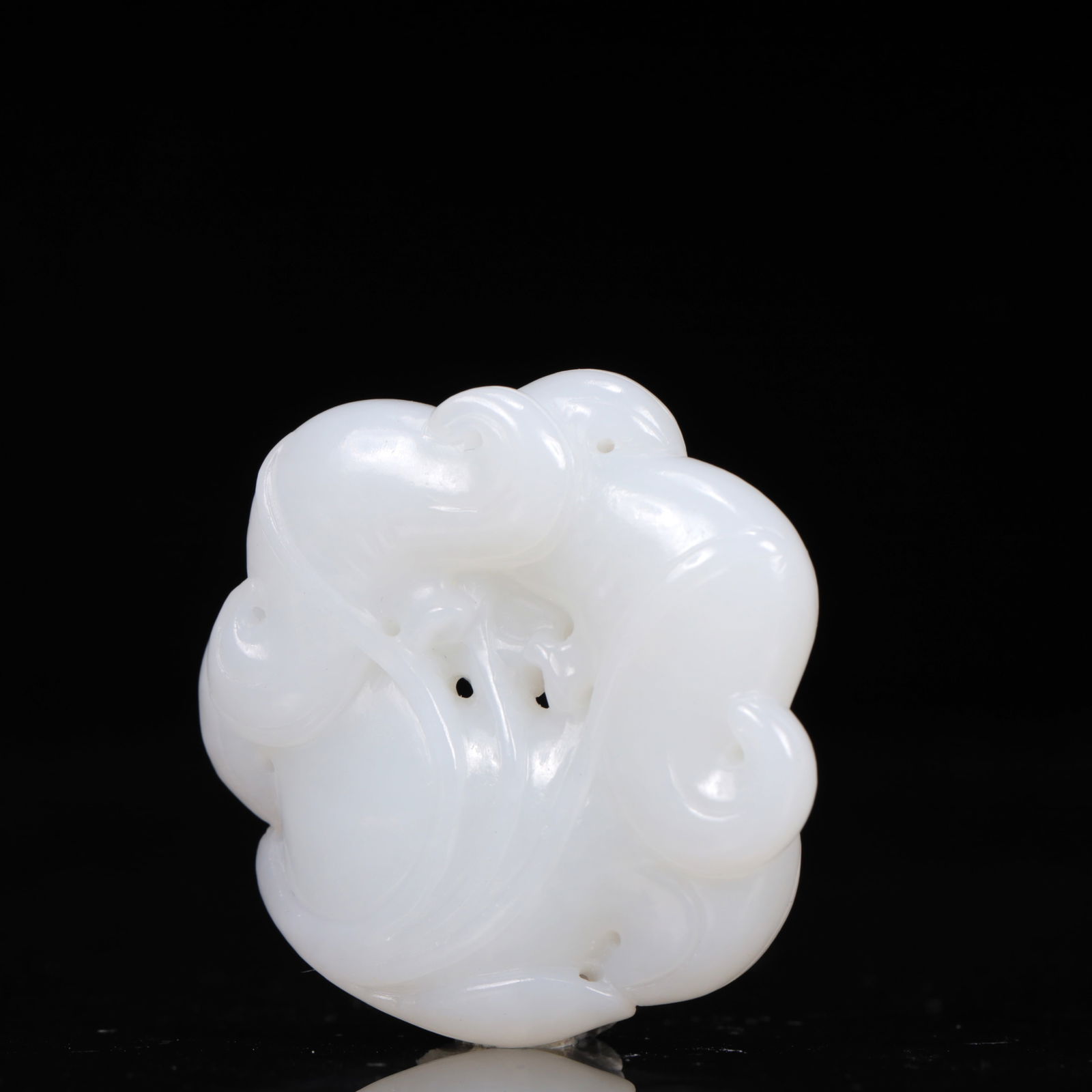An Exquisite White Jade Flower Pattern Pendant - 2