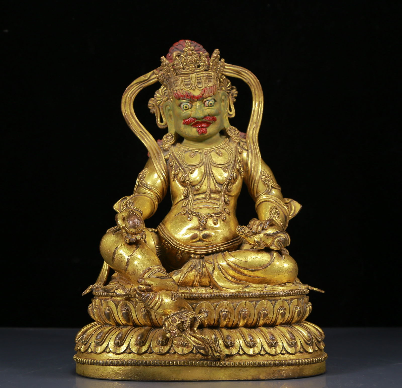 A Solemn Gilt Bronze Statue of Mammon: A Solemn Gilt Bronze Statue of Mammon,Ming Dynasty, China,Size:8.7inx5.9inx11.8in,Weight:6665g 铜鎏金财神像，明代