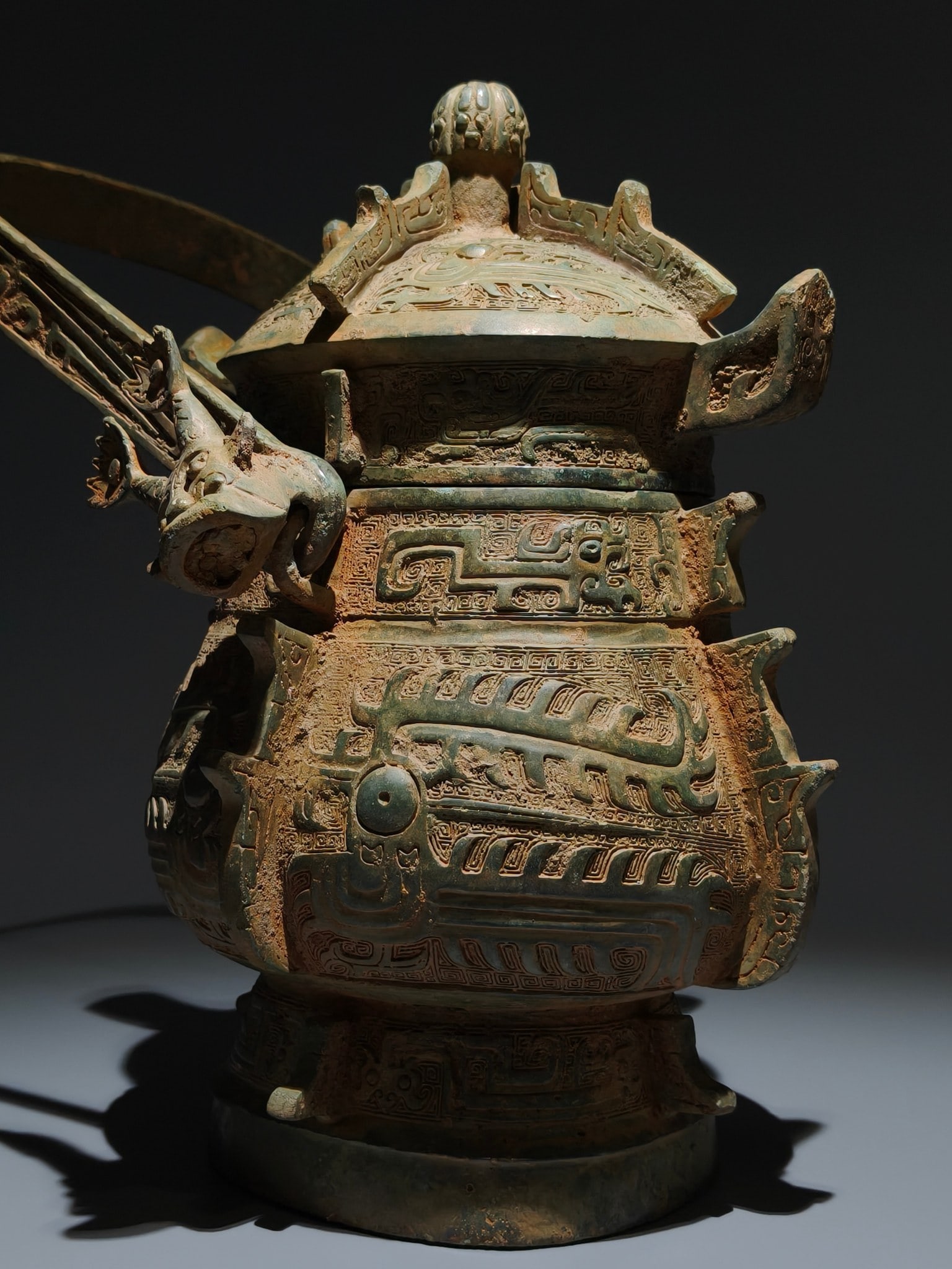 An Archaic Bronze Beast-Face Pattern Ewer - 3