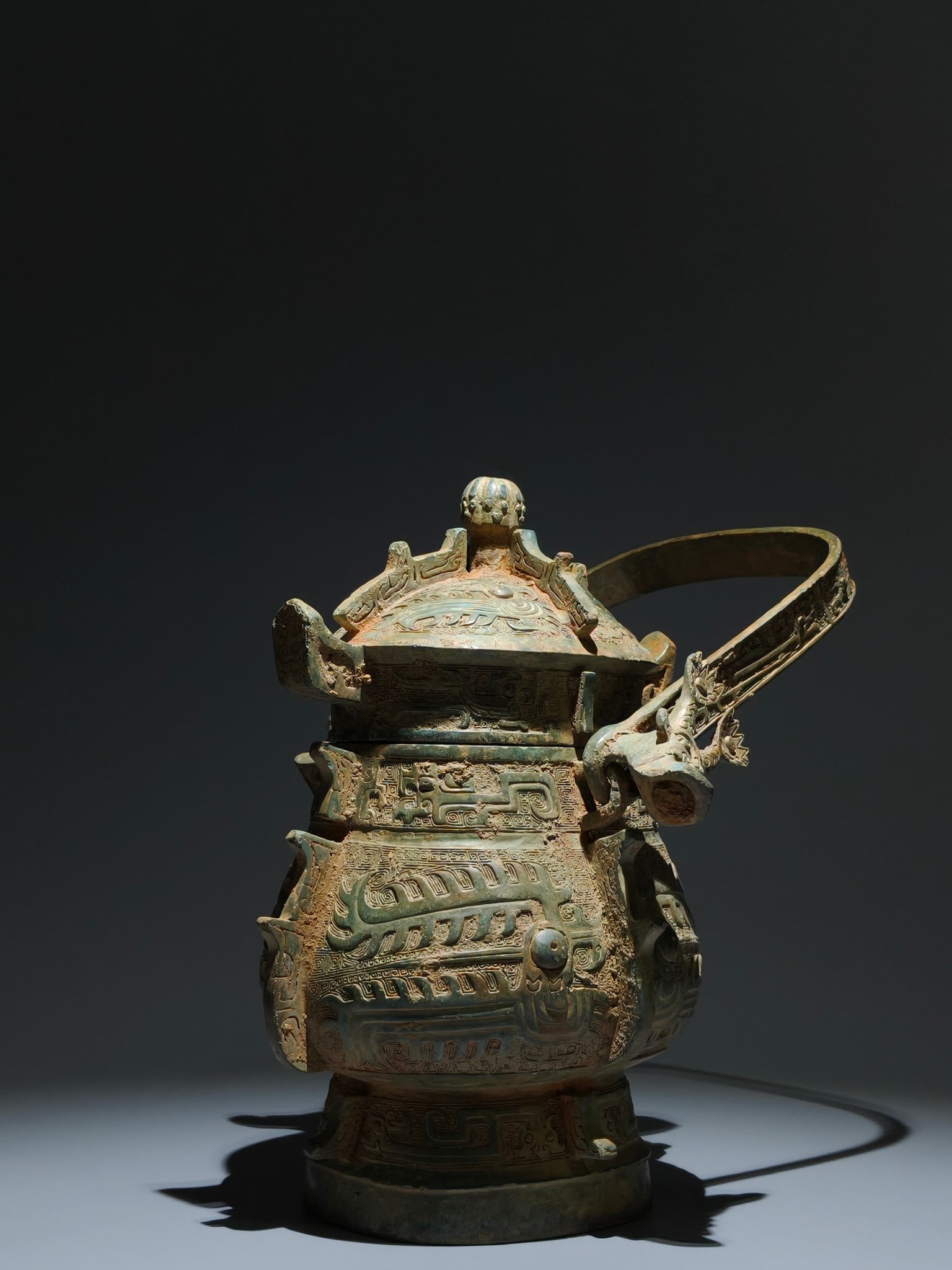 An Archaic Bronze Beast-Face Pattern Ewer - 5