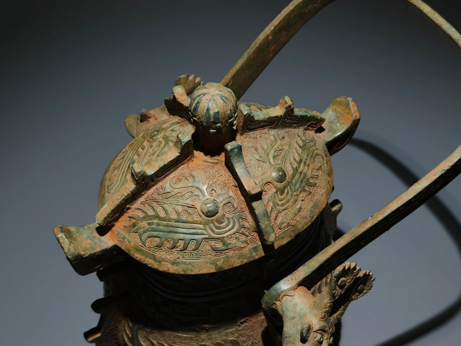 An Archaic Bronze Beast-Face Pattern Ewer - 6
