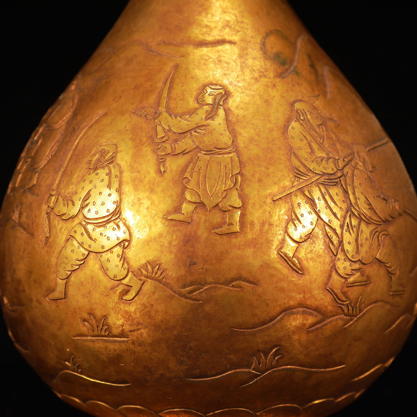 A Rare Gilt Bronze Figure Pattern Vase - 4