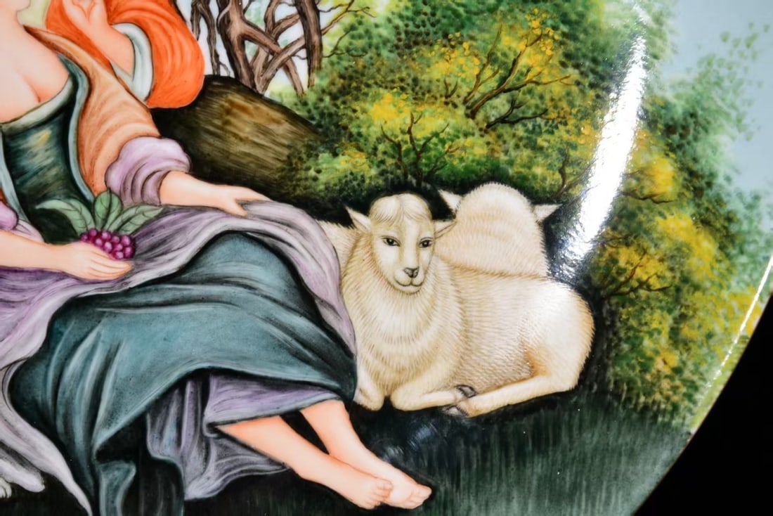 A Huge Enamel Figure Pattern Plate - 6