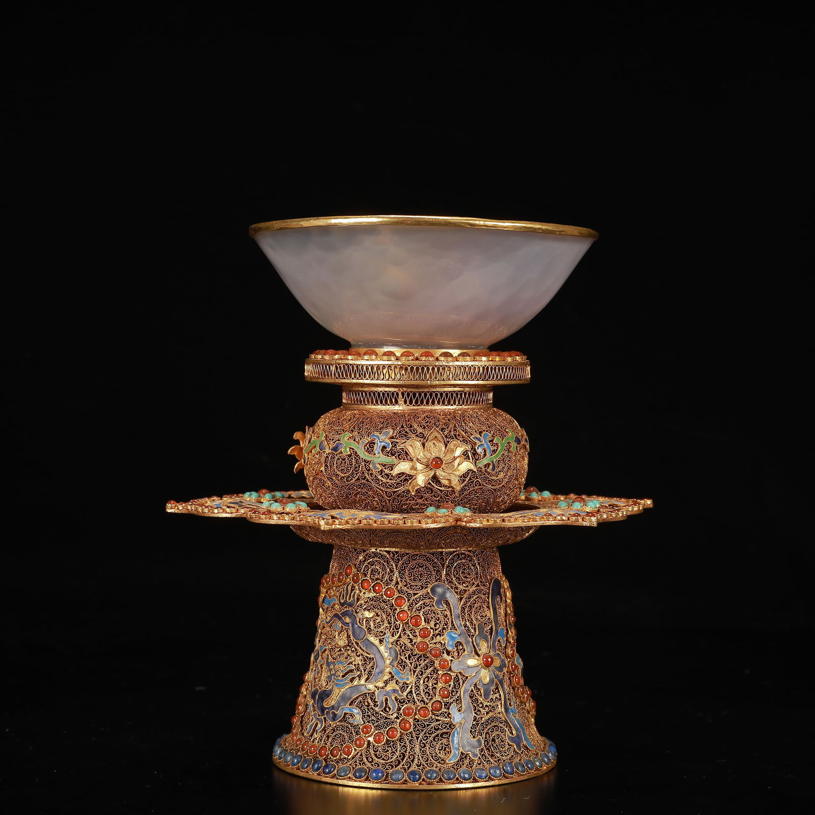 An Exquisite Cloisonne Gilt Agate Cover with Gold Bowl,With Cloisonne Base,Inlaid Gems: An Exquisite Cloisonne Gilt Agate Cover with Gold Bowl,With Cloisonne Base,Inlaid Gems,Qing Dynasty, China,Qianlong Four-character Mark,Size:8.3inx8.3in,Weight:1100g 