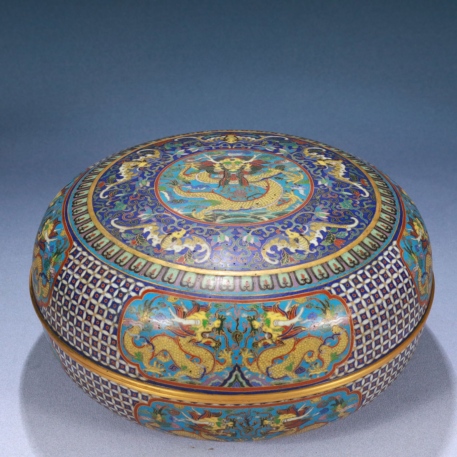 An Exquisite Cloisonne Bats,Auspicious Cloud and Dragon Pattern Cover Box: An Exquisite Cloisonne Bats,Auspicious Cloud and Dragon Pattern Cover Box,Qing Dynasty, China,Qianlong Four-character Mark,Size:11inx5.1in,Weight:3150g 