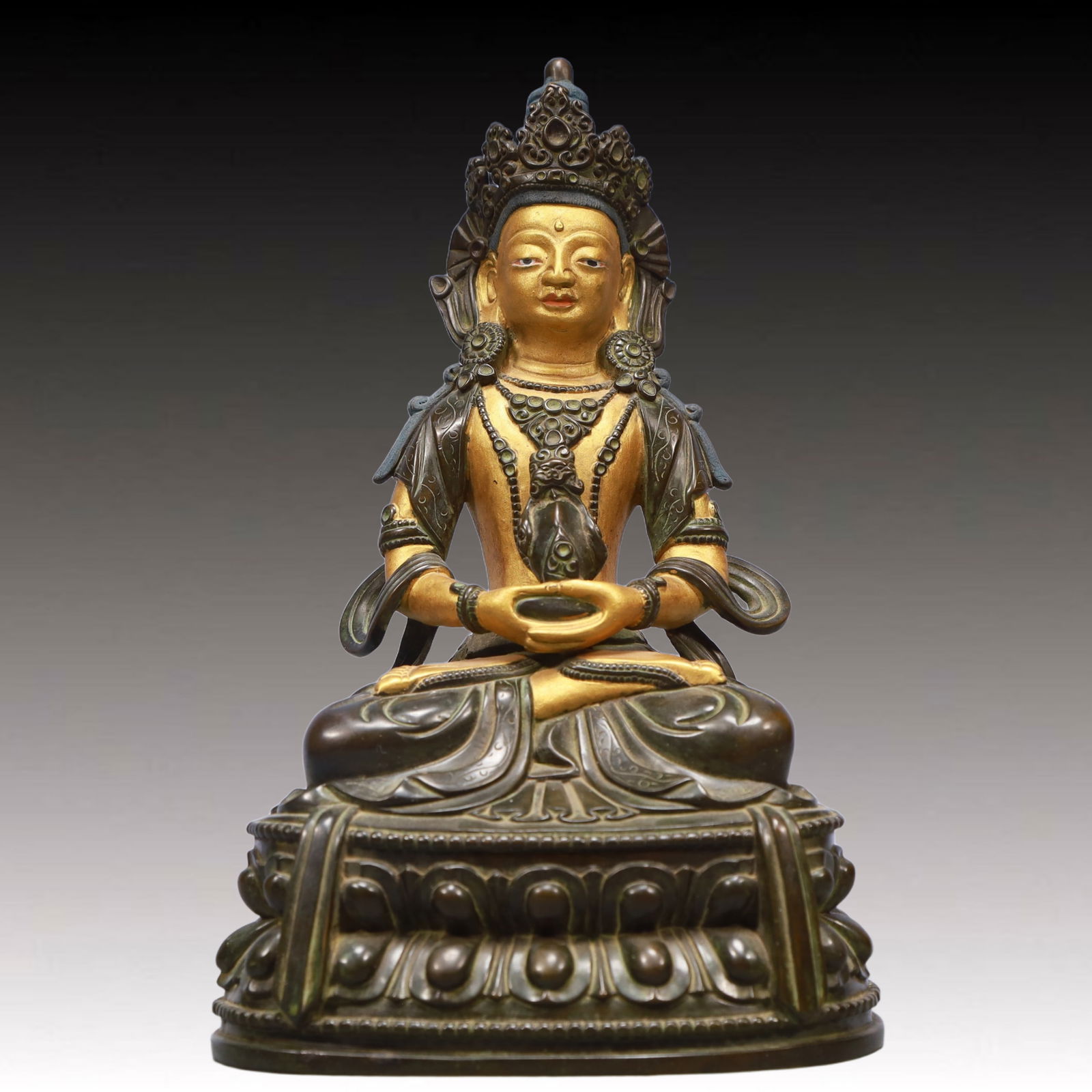 A Solemn Gilt Bronze Statue of Tara: A Solemn Gilt Bronze Statue of Tara,Qing Dynasty, China,Size:5.5inx3.9inx9.1in,Weight:1900g 铜鎏金度母像,中国清代