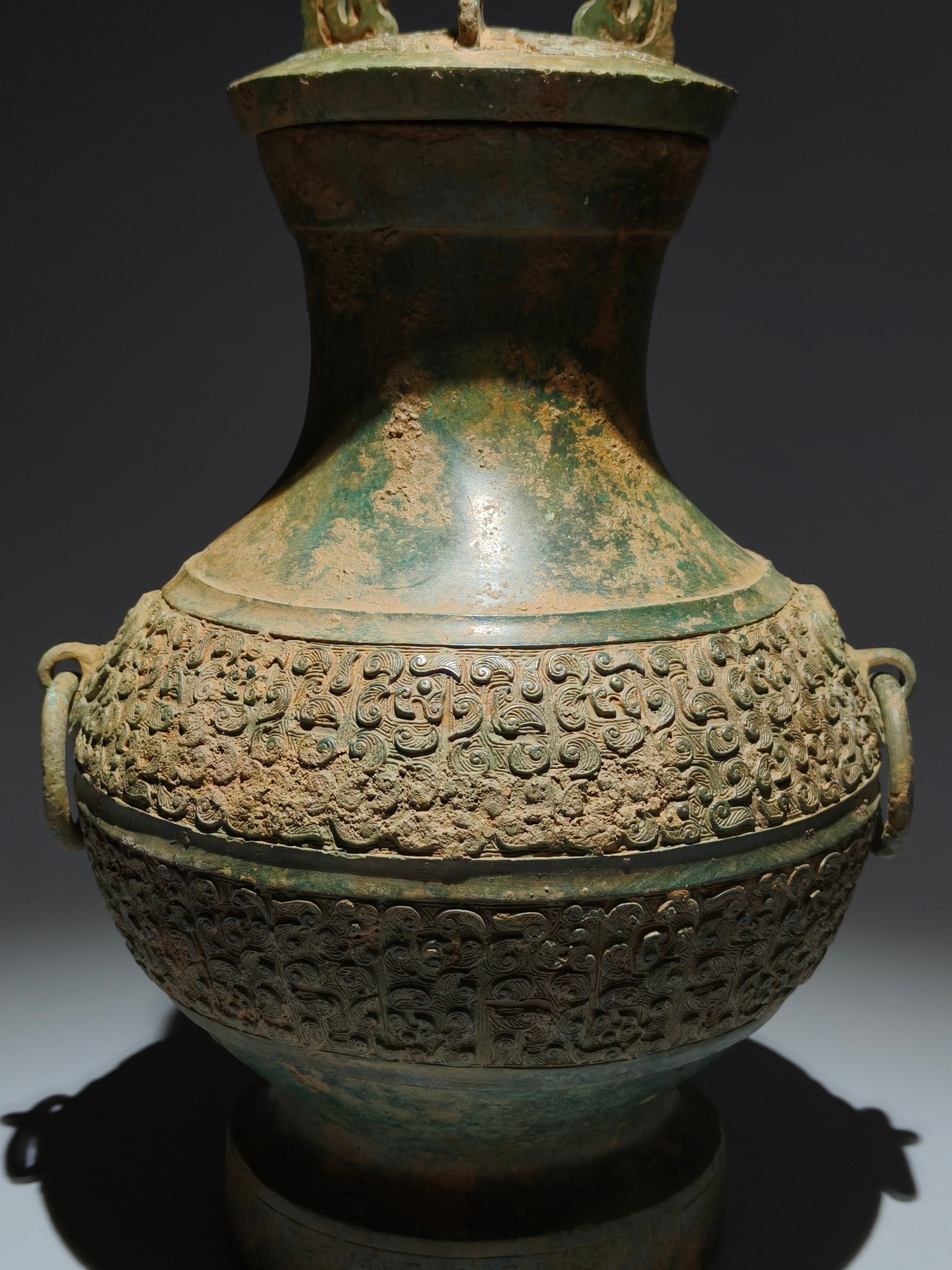 An Archaic Bronze Feather Pattern Beast-Ears Pot - 2