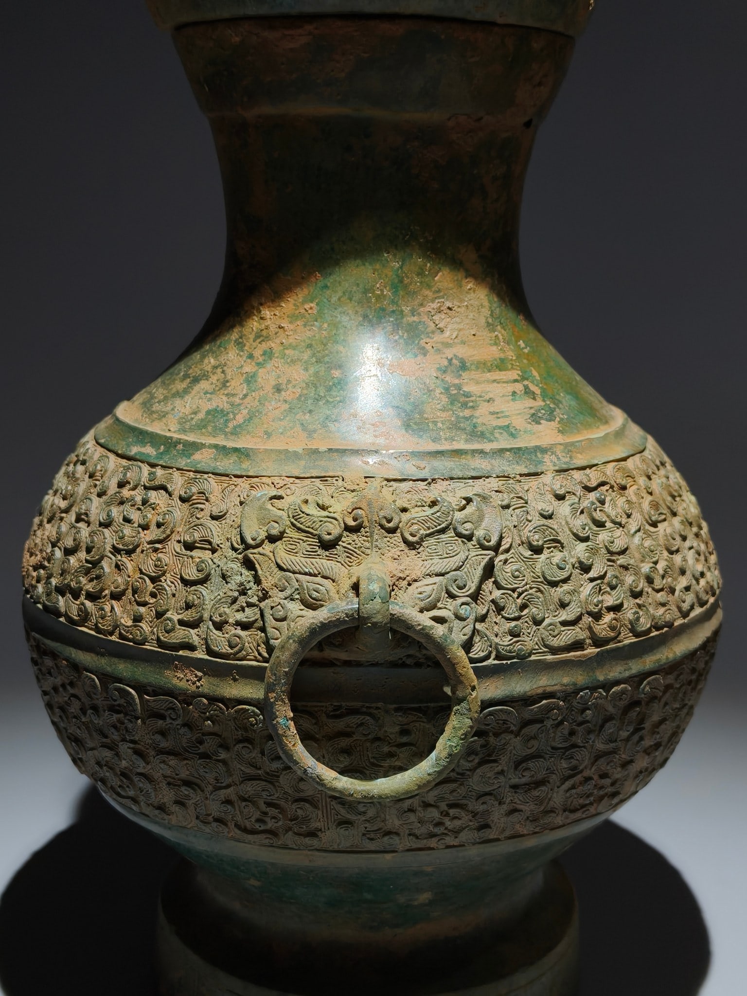 An Archaic Bronze Feather Pattern Beast-Ears Pot - 4