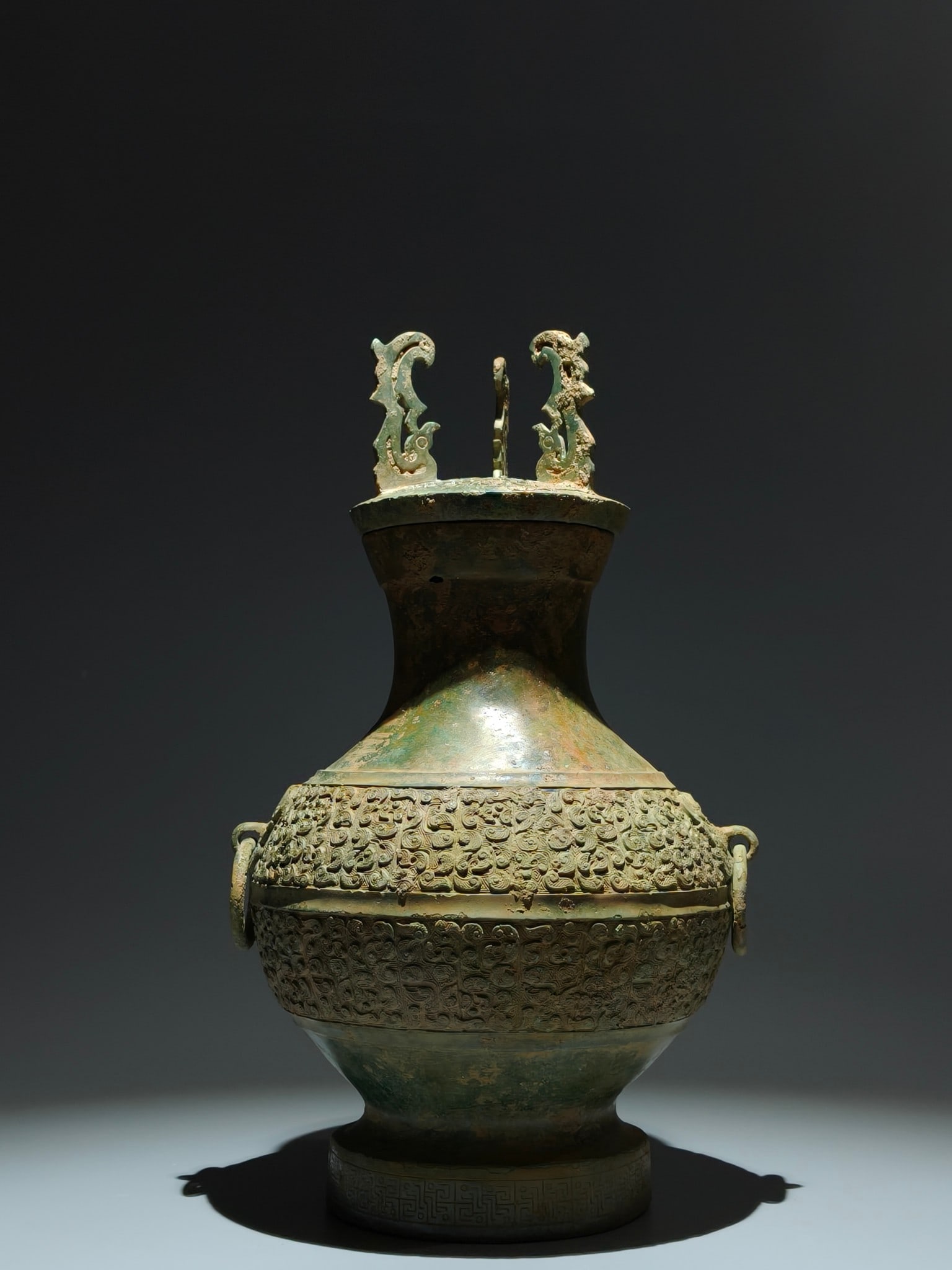 An Archaic Bronze Feather Pattern Beast-Ears Pot - 5