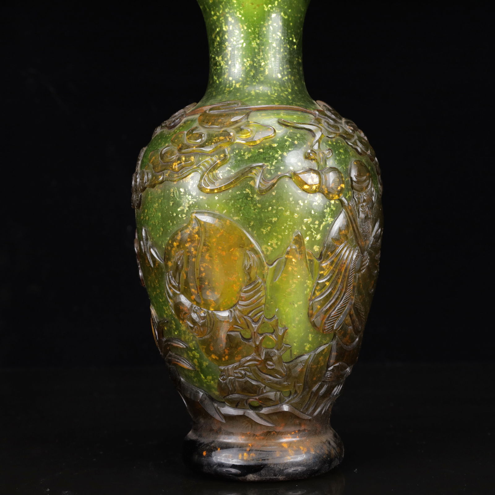 An Exquisite Glass Figure Pattern Vase - 2
