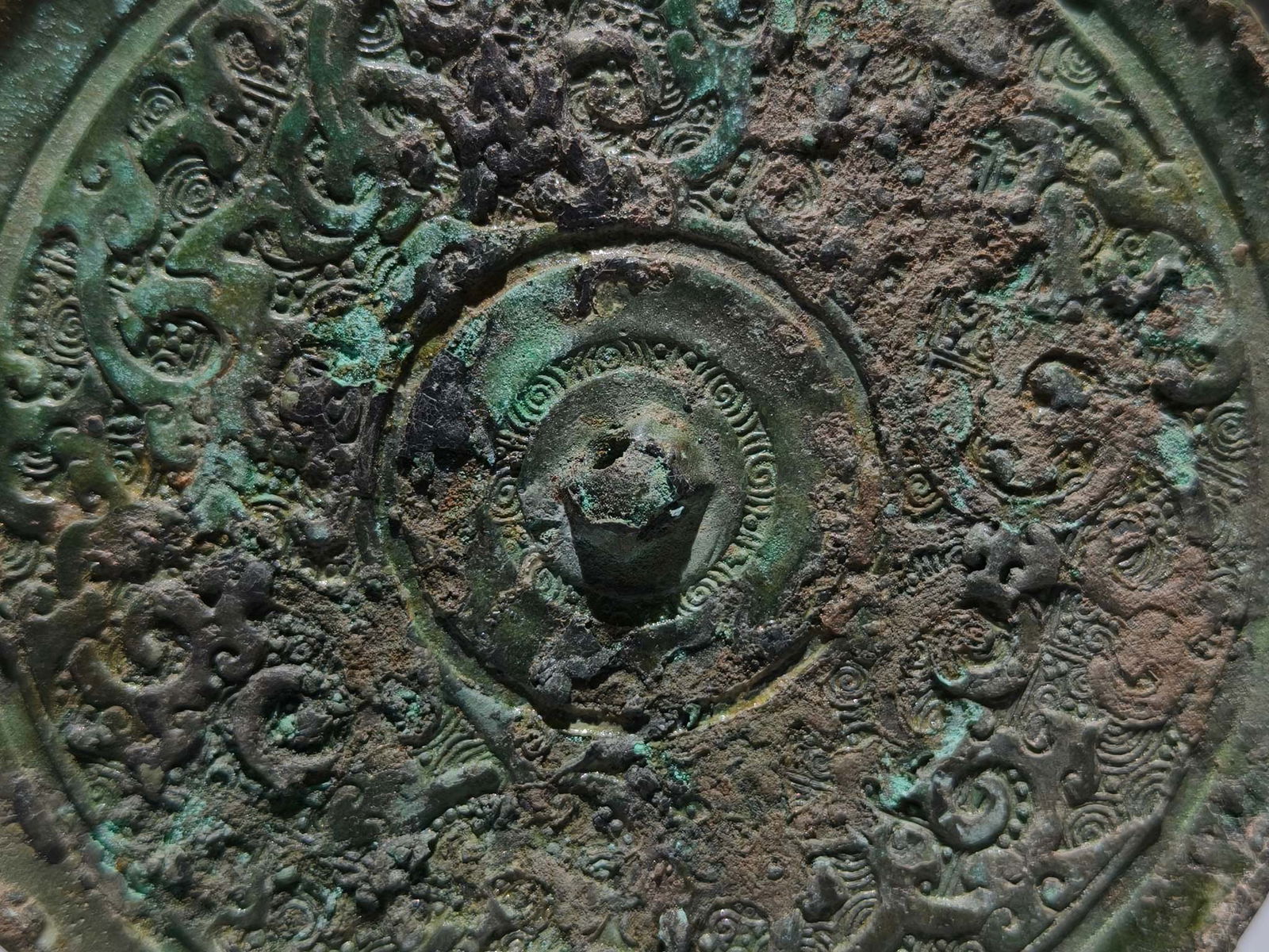 An Archaic Bronze Coiling Dragon Pattern Round Mirror - 3