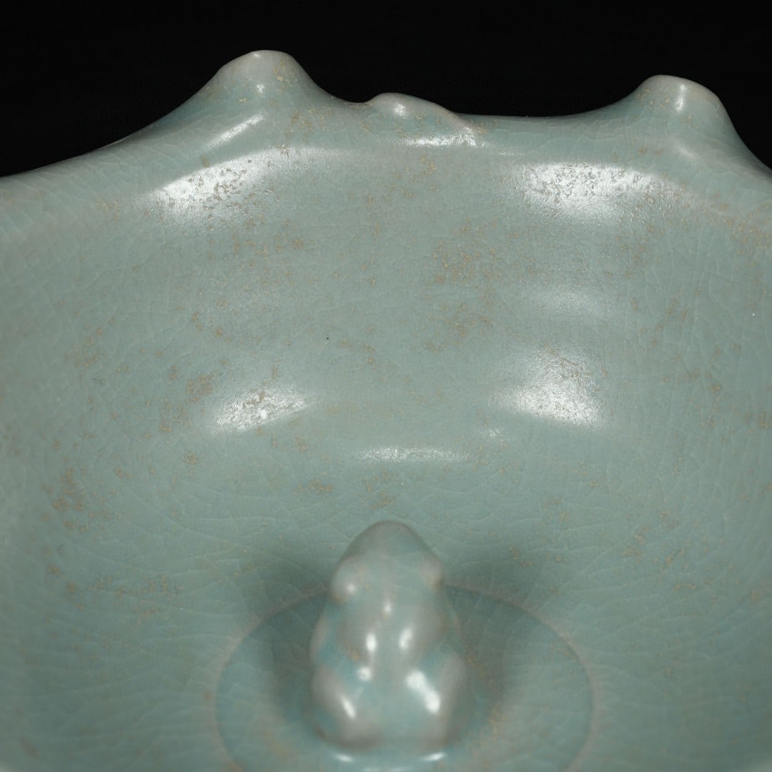 An Exquisite Ru yao Frog Pattern Water Pot - 6