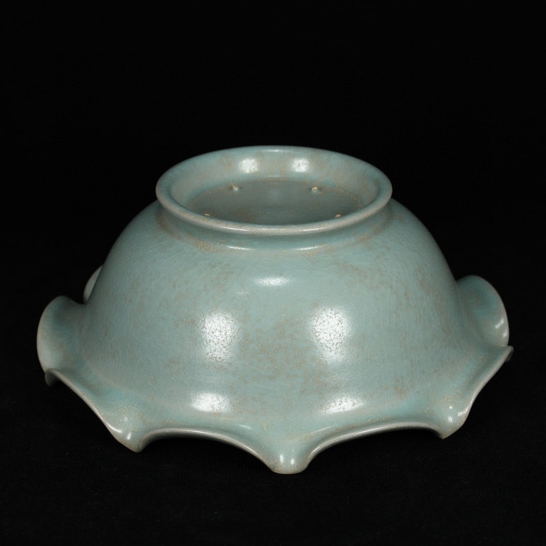 An Exquisite Ru yao Frog Pattern Water Pot - 7