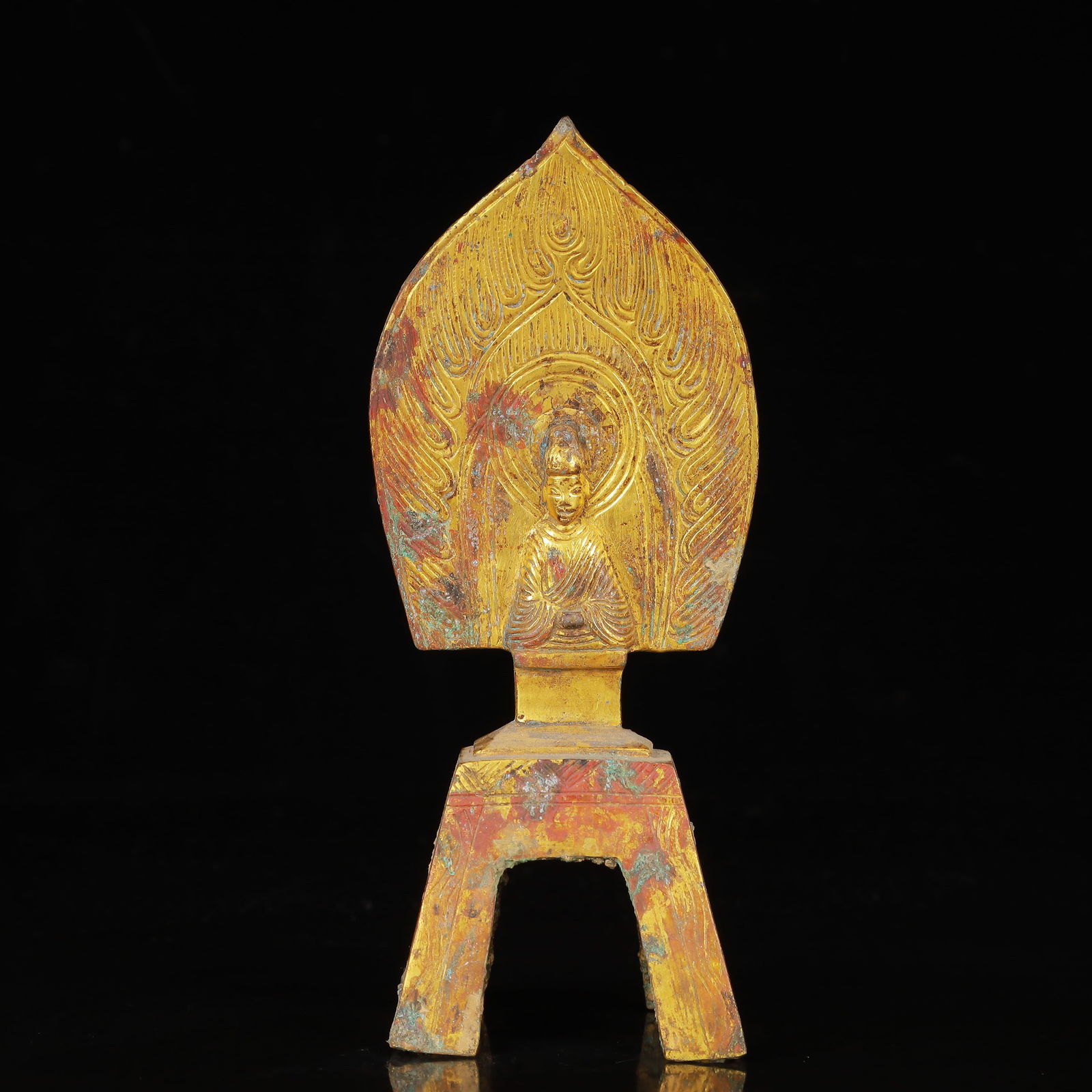 An Exquisite Gilt Bronze Buddha Statue: An Exquisite Gilt Bronze Buddha Statue,Qing Dynasty,China,Size:2.4inx1.6inx6.3in,Weight:254g 铜鎏金佛像,中国清代