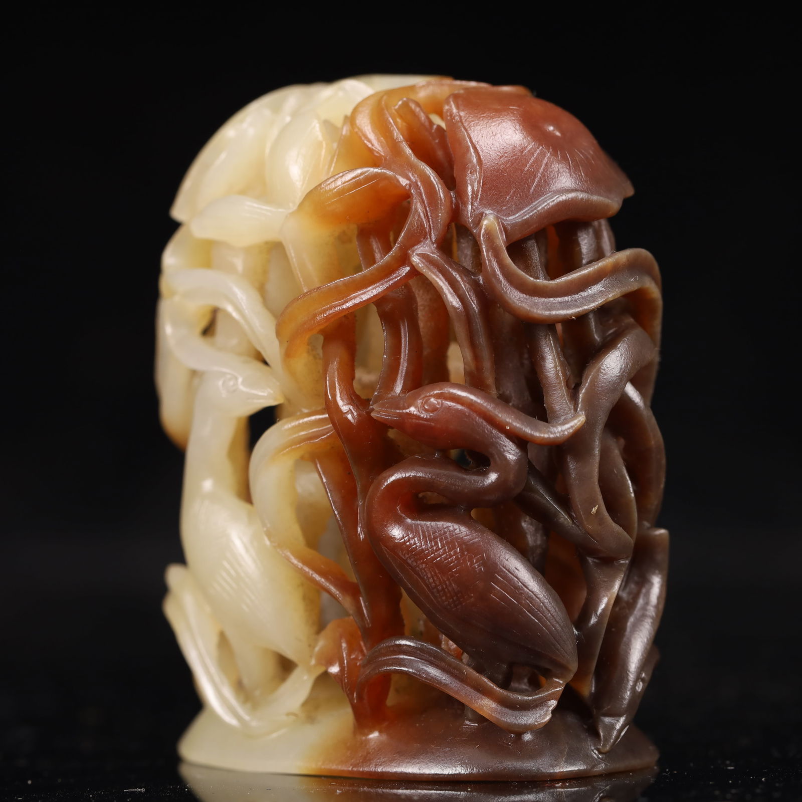 An Exquisite White Jade Crane Pattern Ornament - 2