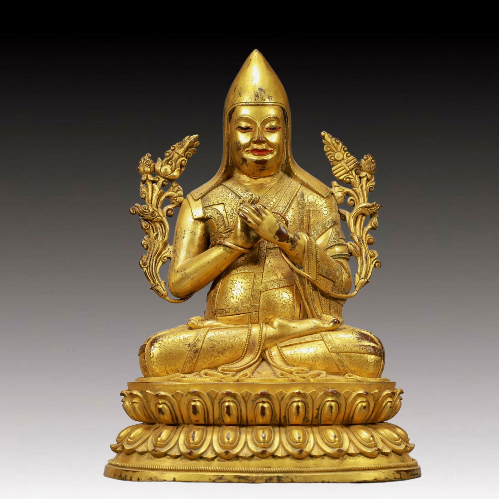 A Solemn Gilt Bronze Statue of Tsongkhapa: A Solemn Gilt Bronze Statue of Tsongkhapa,Ming Dynasty, China,Size:7.7inx4.9inx11in,Weight:3850g 铜鎏金宗喀巴像,中国明代