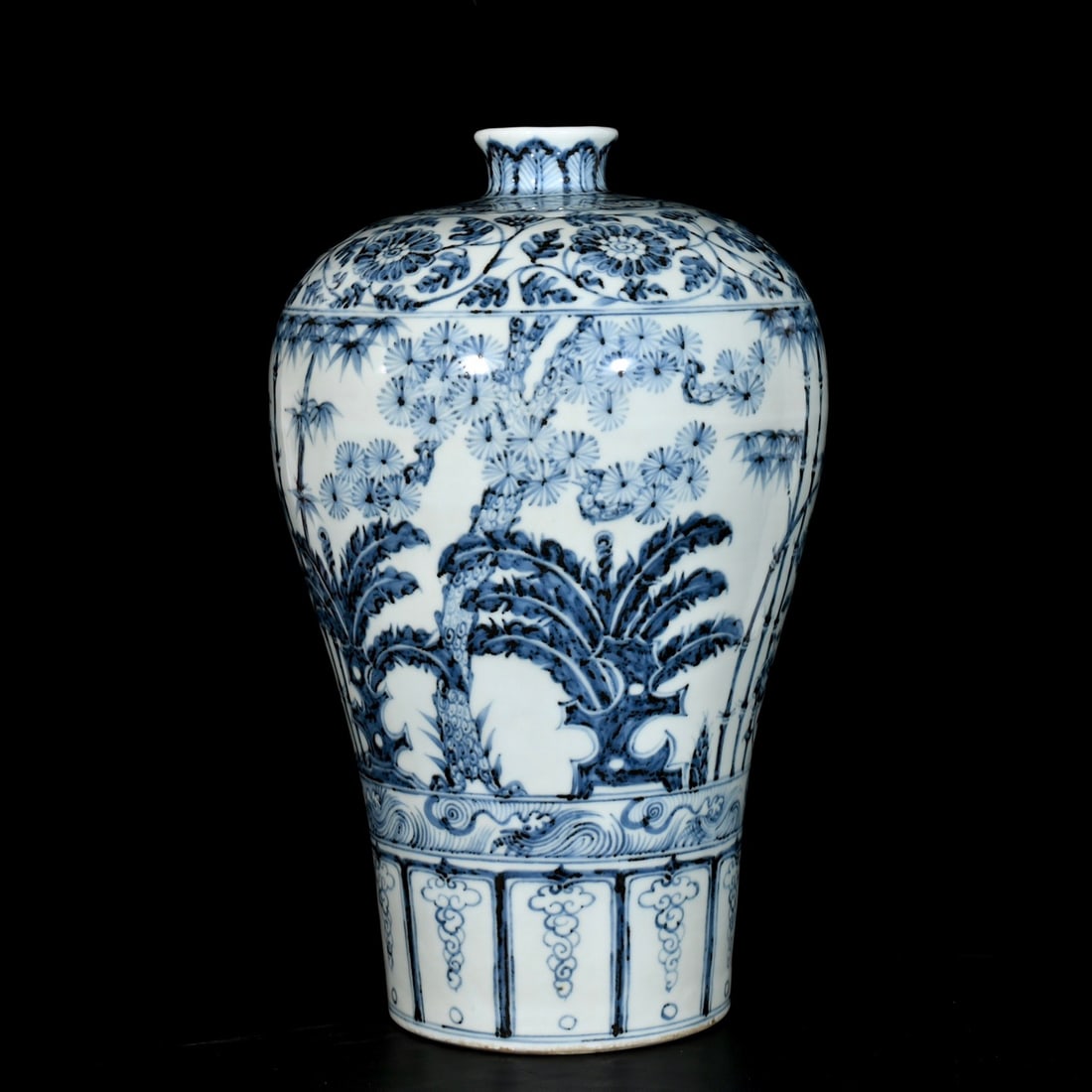 A Rare Blue and White Pine, Bamboo and Plum Blossom Pattern Vase: A Rare Blue and White Pine, Bamboo and Plum Blossom Pattern Vase,Ming Dynasty, China,Size:15inx9.4in 青花松竹梅纹瓶,中国明代