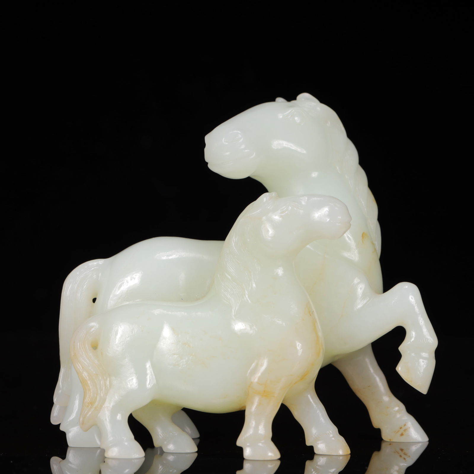 An Exquisite White Jade Horse Ornament: An Exquisite White Jade Horse Ornament,Qing Dynasty, China,Size:4.7inx2.4inx4.5in,Weight:727g 白玉马摆件,中国清代