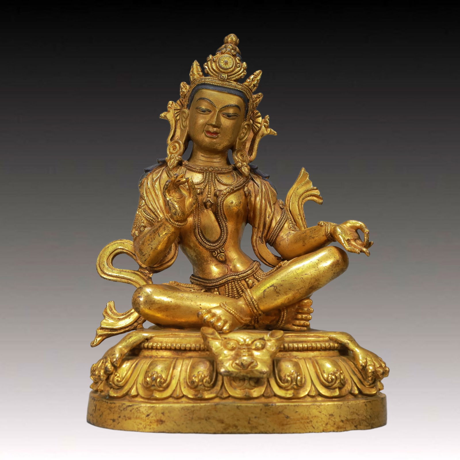 A Solemn Gilt Bronze Statue of Bodhisattva: A Solemn Gilt Bronze Statue of Bodhisattva,Ming Dynasty, China,Size:8.1inx6.5inx11in,Weight:5700g 铜鎏金大成就者像,中国明代