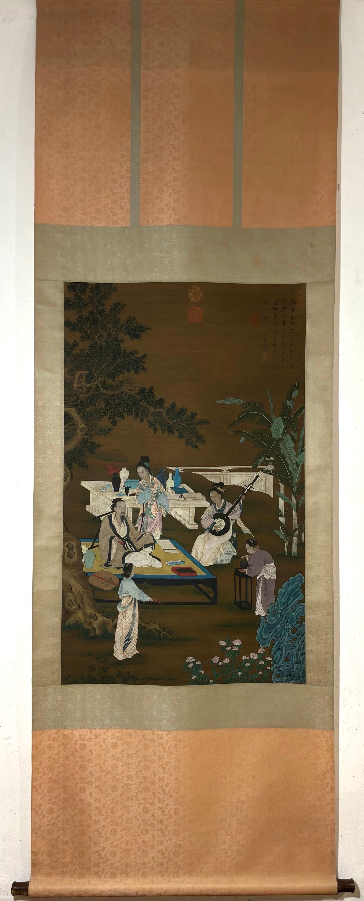 A Chinese Vertical Scroll Ink Painting of Character and Story on Silk,Chou Ying: A Chinese Vertical Scroll Ink Painting of Character and Story on Silk,Chou Ying,Size:(Without frame)41.7inx25.6in 一幅中国水墨绢本人物ਠ