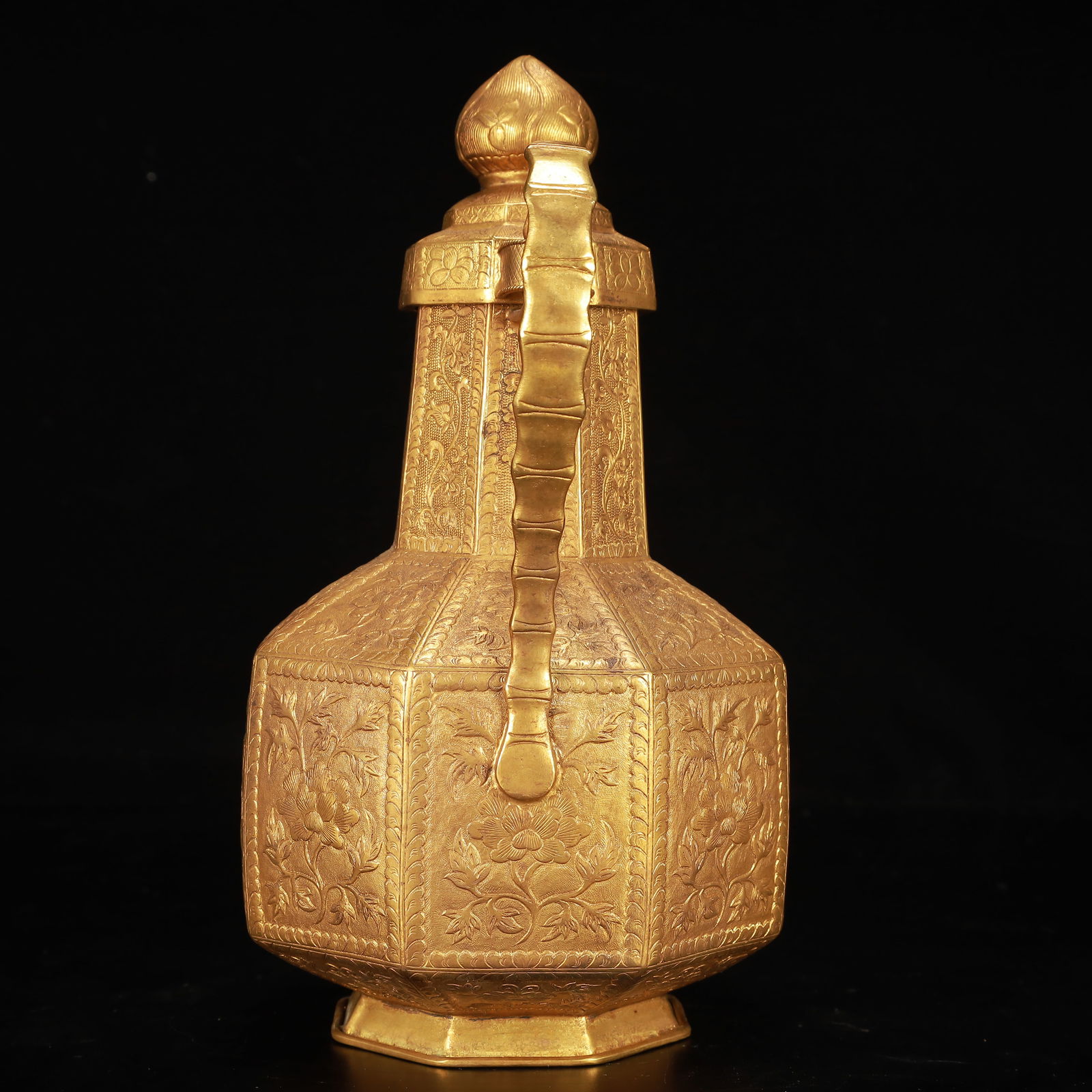 An Exquisite Gilt Bronze Flower Pattern Ewer - 11