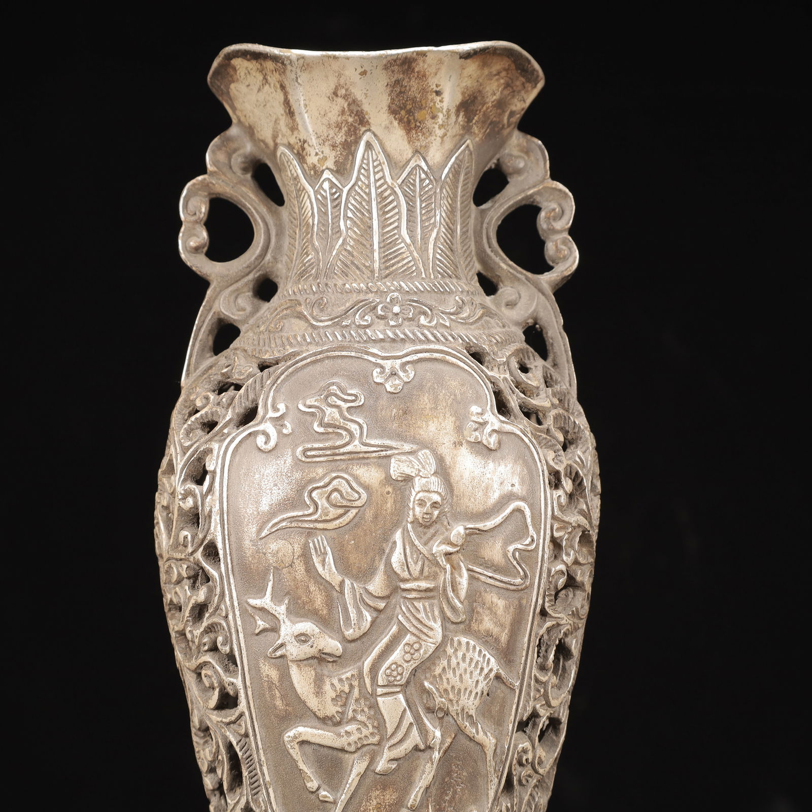 An Exquisite Silver Figure Flower Pattern Vase - 2