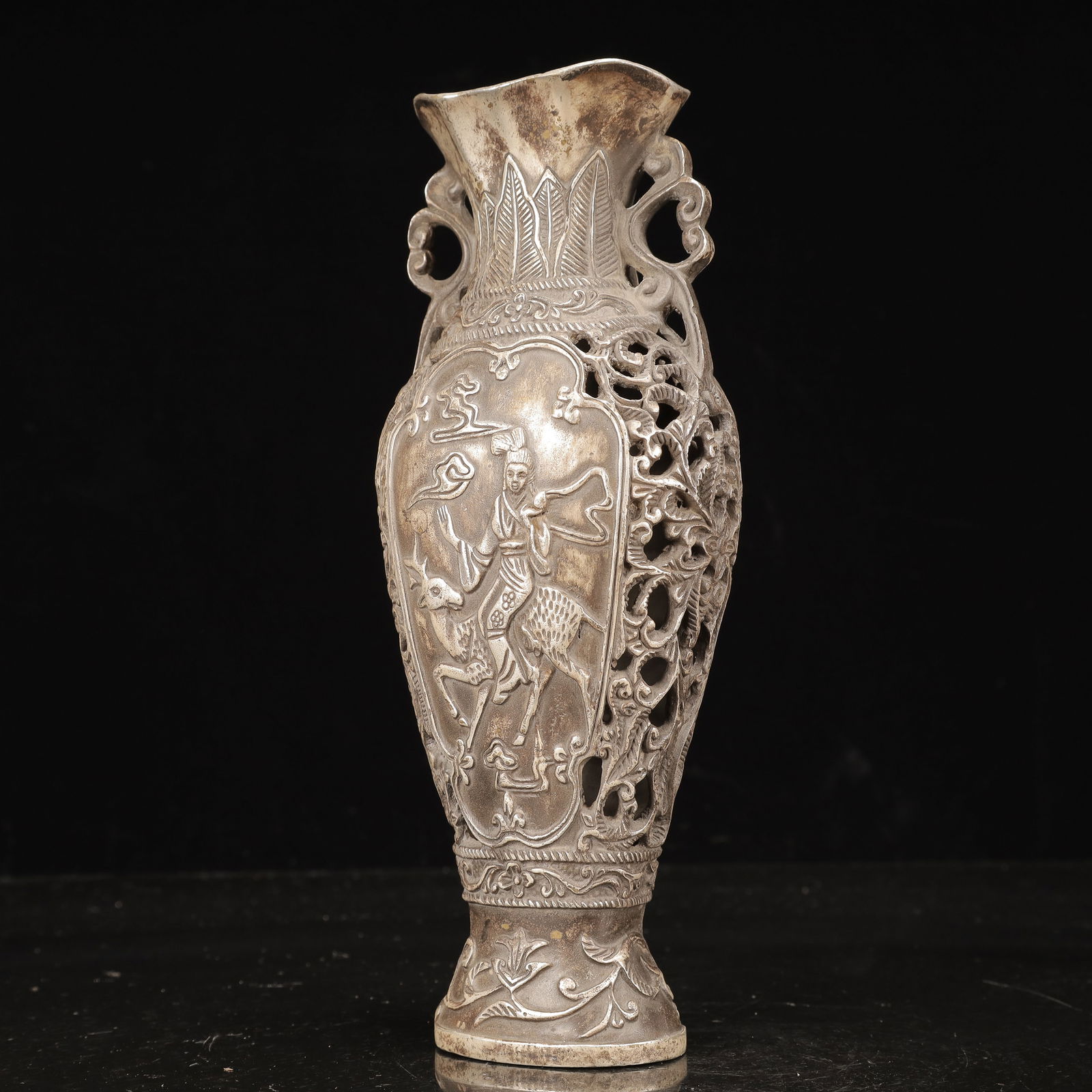 An Exquisite Silver Figure Flower Pattern Vase - 4