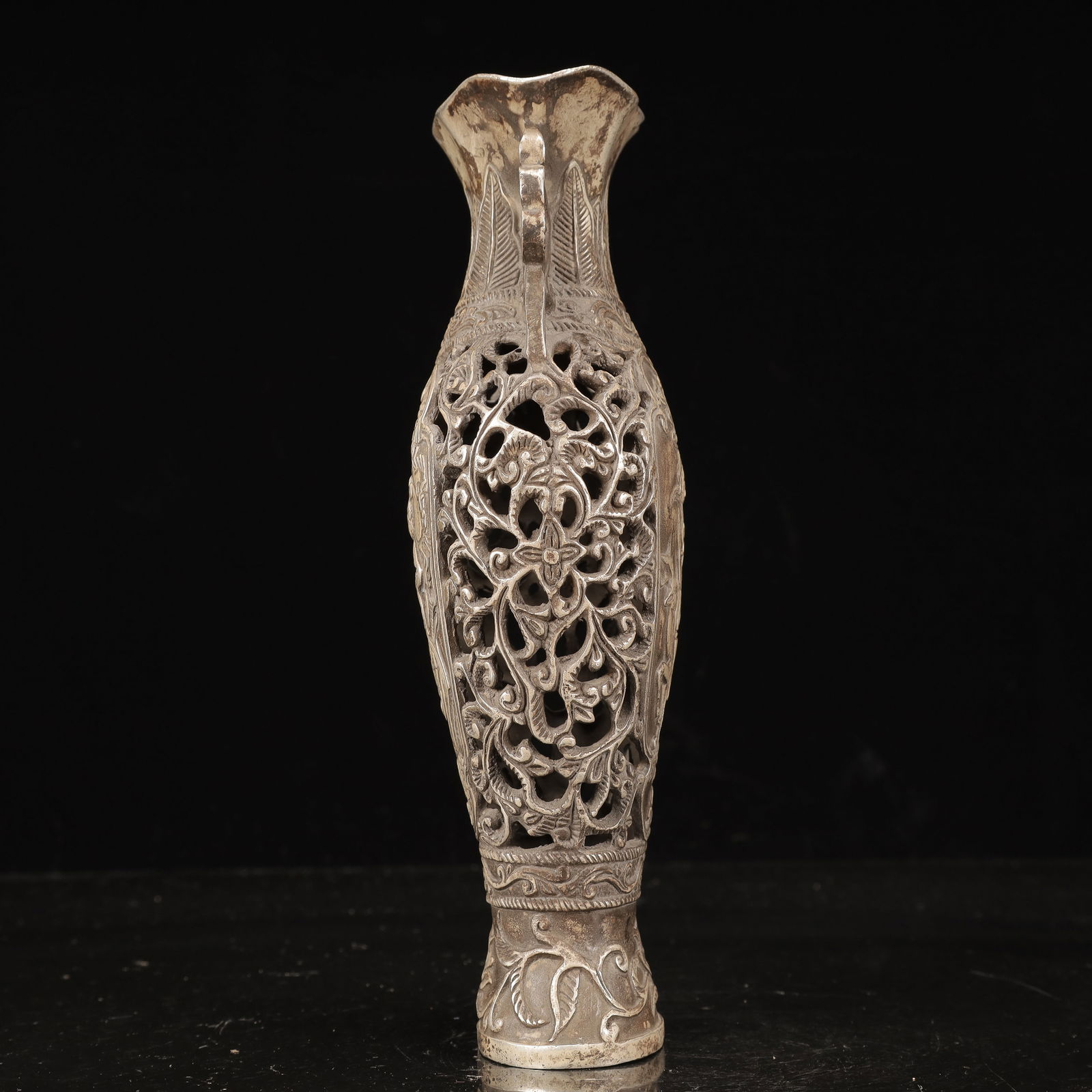 An Exquisite Silver Figure Flower Pattern Vase - 9