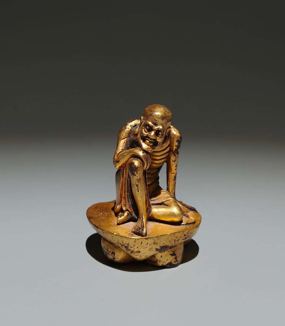 An Exquisite Gilt Bronze Figure Ornament (1 of 9)