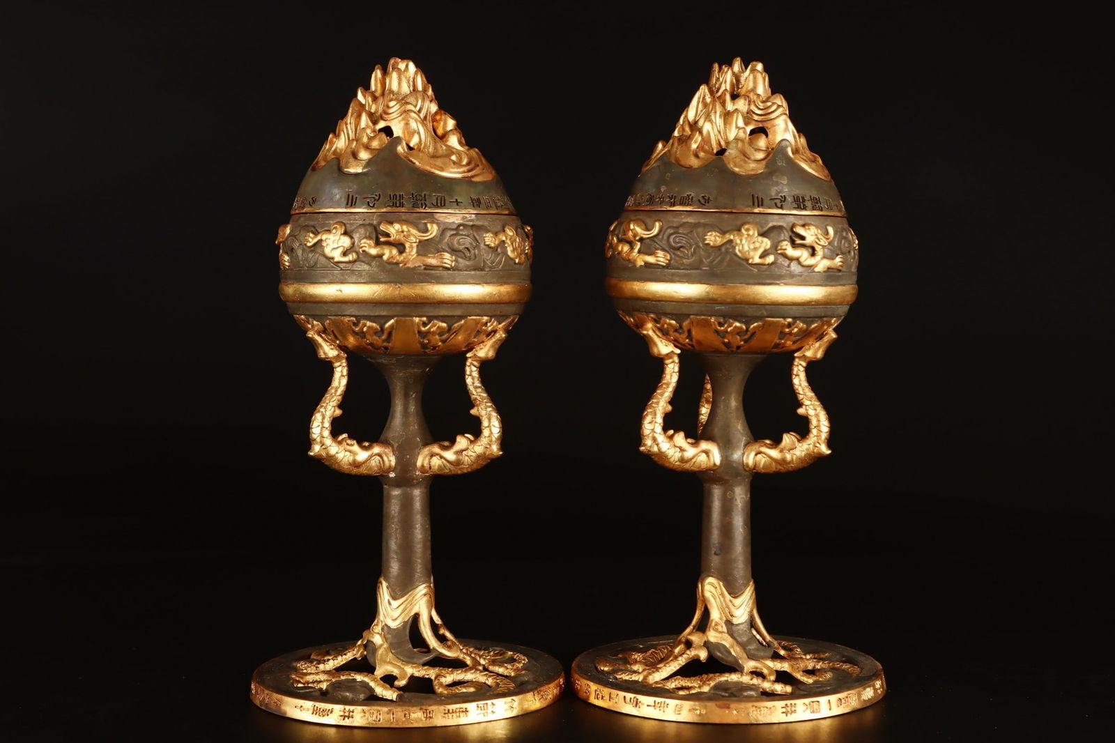 A Pair of Exquisite Gilt Bronze Dragon Pattern Tripod Censer,With Inscriptions: A Pair of Exquisite Gilt Bronze Dragon Pattern Tripod Censer,With Inscriptions,Qing Dynasty,China,Size:10.6inx4.9in,Total Weight:2463g 