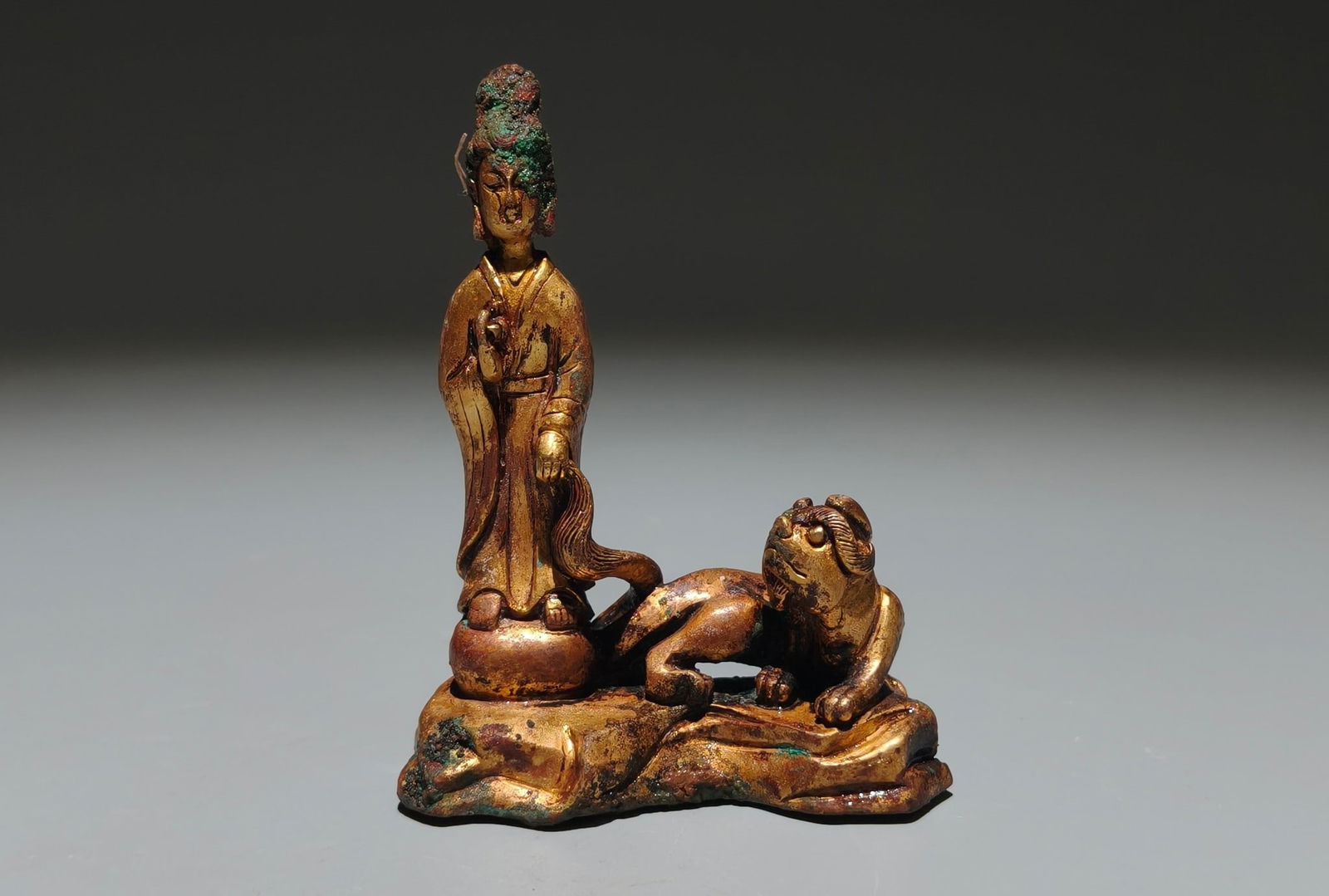 A Solemn Gilt Bronze Buddha Statue: A Solemn Gilt Bronze Buddha Statue,the Two periods in China,Size:3.3inx2.6inx1.2in 铜鎏金佛像,中国两朝时期