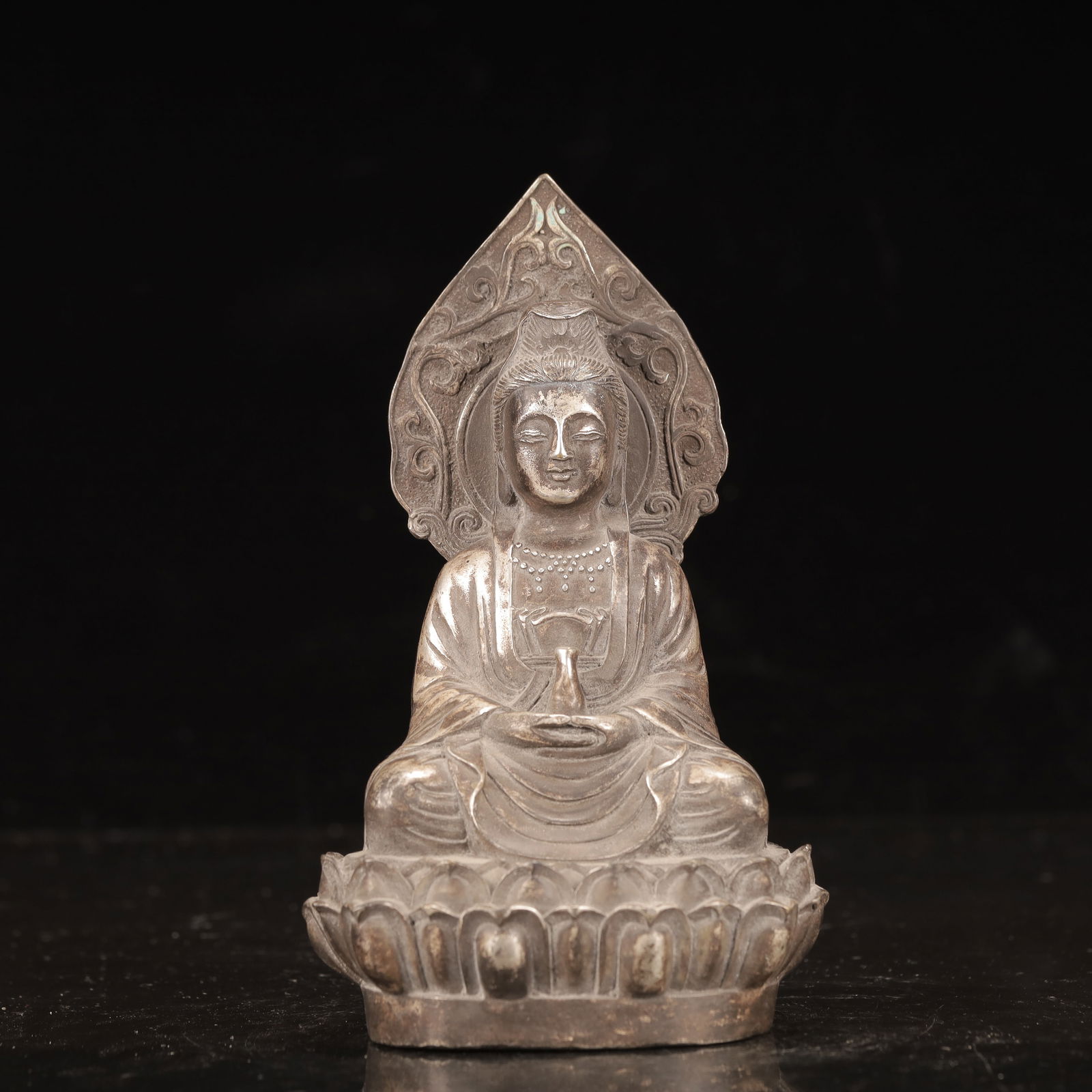 An Exquisite Silver Statue of Avalokitesvara (1 of 9)