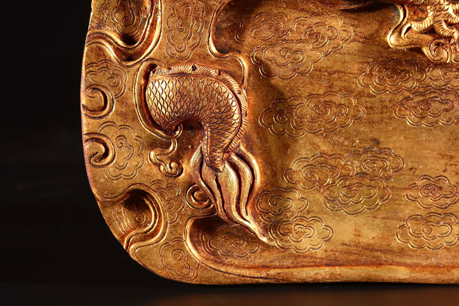 A Rare Gilt Bronze Dragon Pattern Inkstone - 4