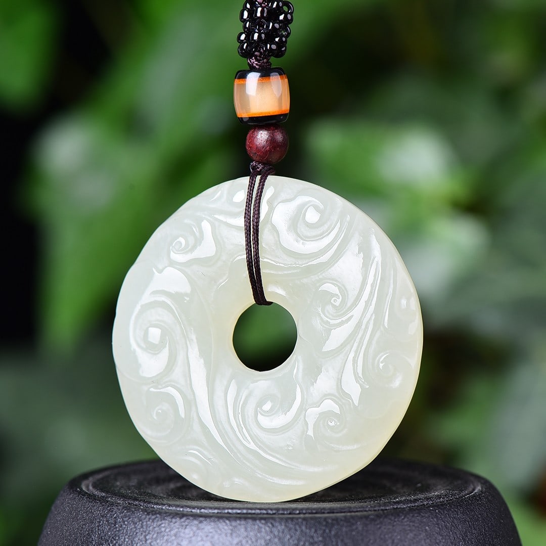 An Exquisite White Jade Auspicious Cloud Pattern Pendant - 3