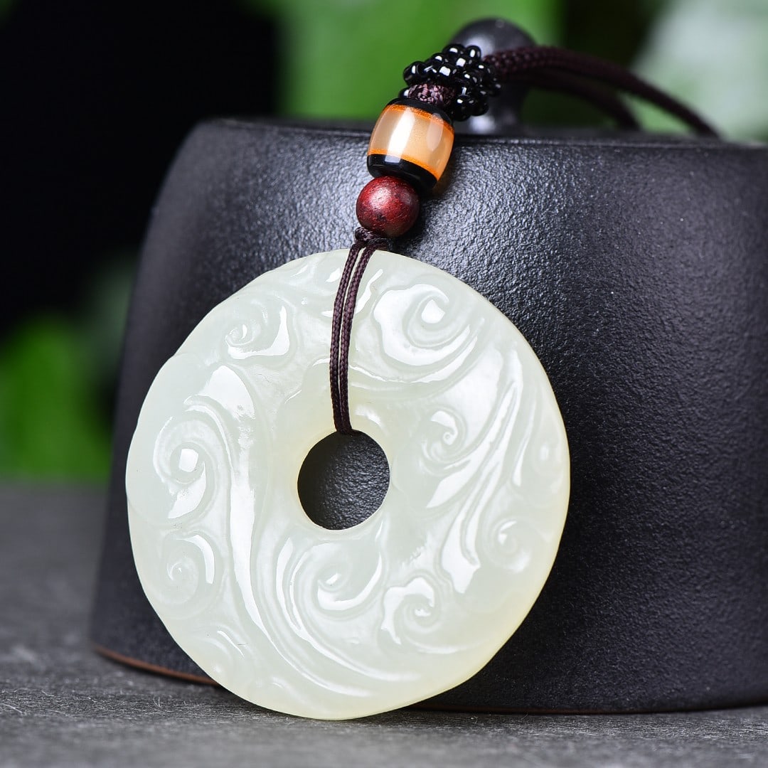 An Exquisite White Jade Auspicious Cloud Pattern Pendant - 4
