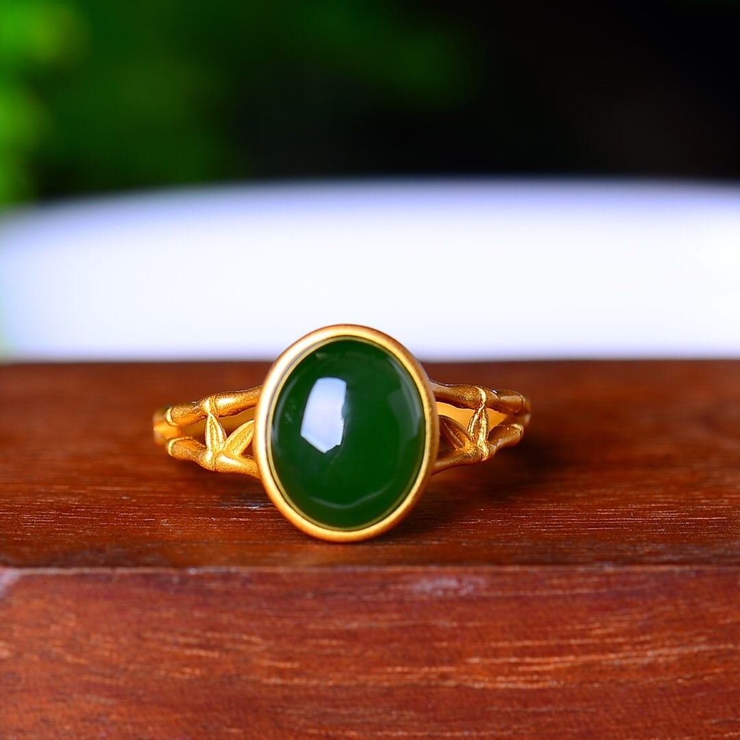 An Exquisite Sterling Silver-Gold Plated Inlaid Jasper Ring: An Exquisite Sterling Silver-Gold Plated Inlaid Jasper Ring,Size:8mmx10mm 纯银镀金镶碧玉戒指