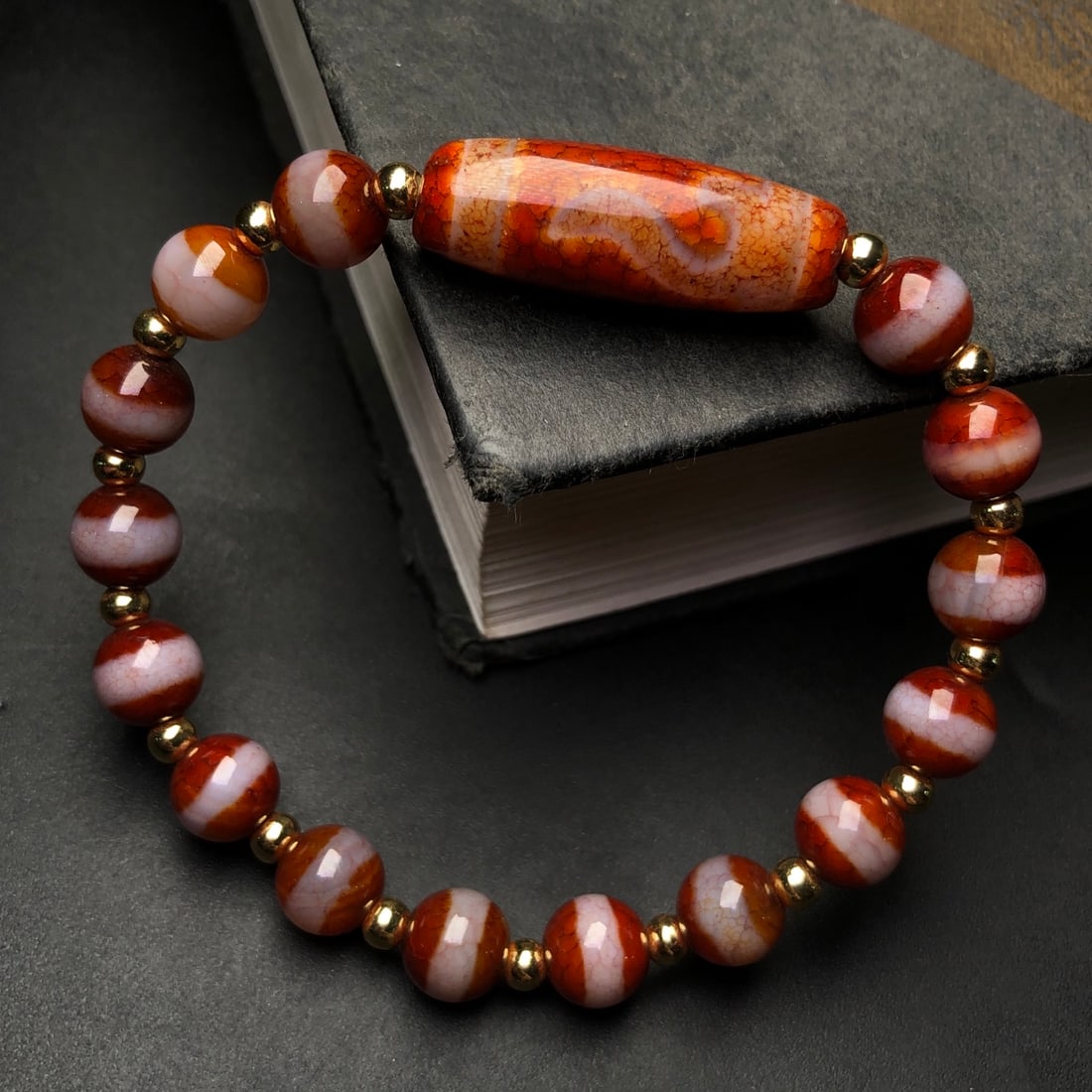 An Exquisite Dzi Bead Bracelets - 3