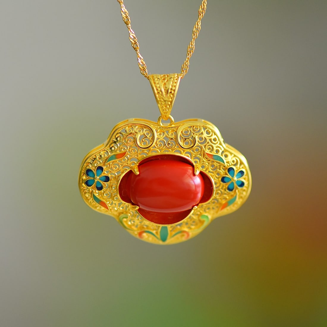 An Exquisite Sterling Silver-Gold Plated Inlaid Cinnabar Pendant: An Exquisite Sterling Silver-Gold Plated Inlaid Cinnabar Pendant,Size:10mmx14mm 寓意:花开富贵,吉祥如意 