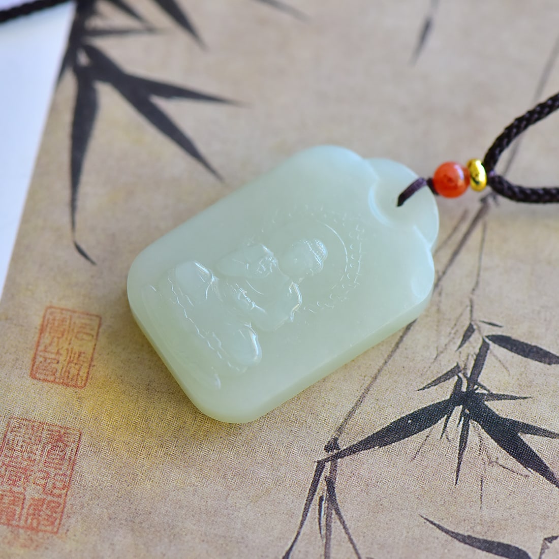 An Exquisite White Jade Bodhisattva Pendant: An Exquisite White Jade Bodhisattva Pendant,Size:36mmx23mmx6mm 