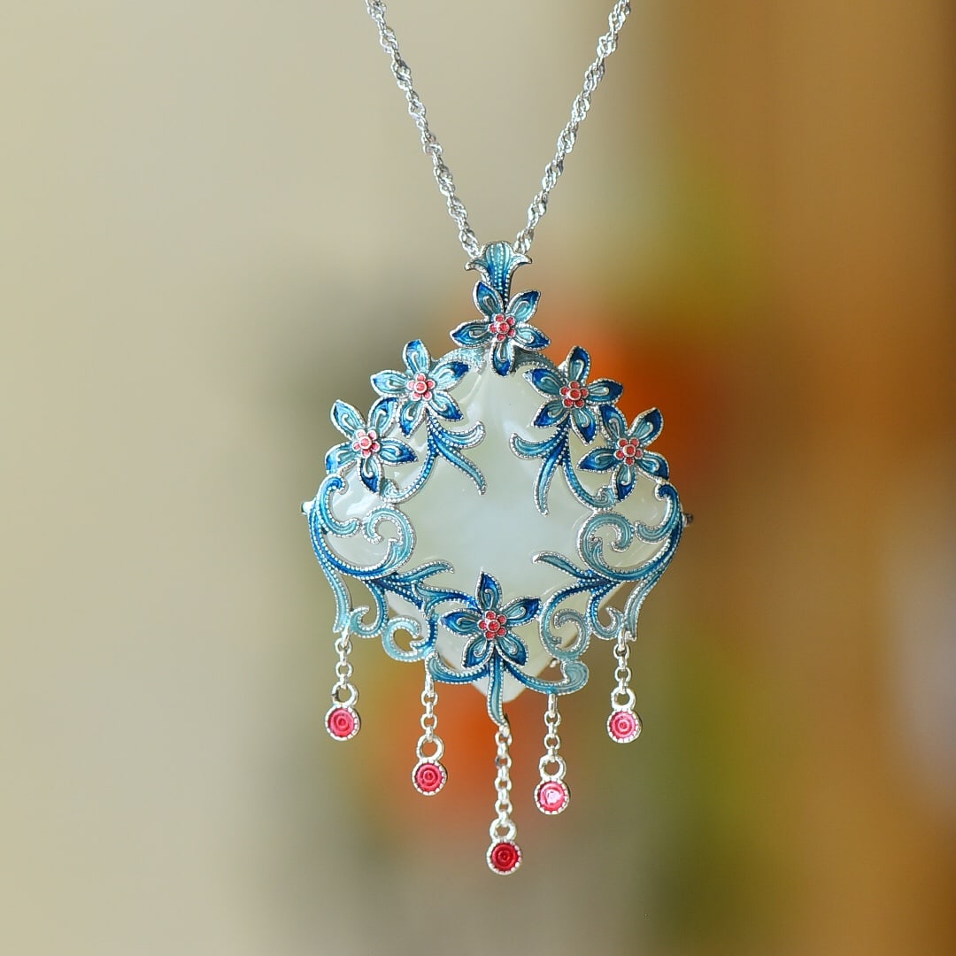 An Exquisite Sterling Silver Inlaid White Jade Enamel Pendant: An Exquisite Sterling Silver Inlaid White Jade Enamel Pendant 纯银镶白玉珐琅吊坠