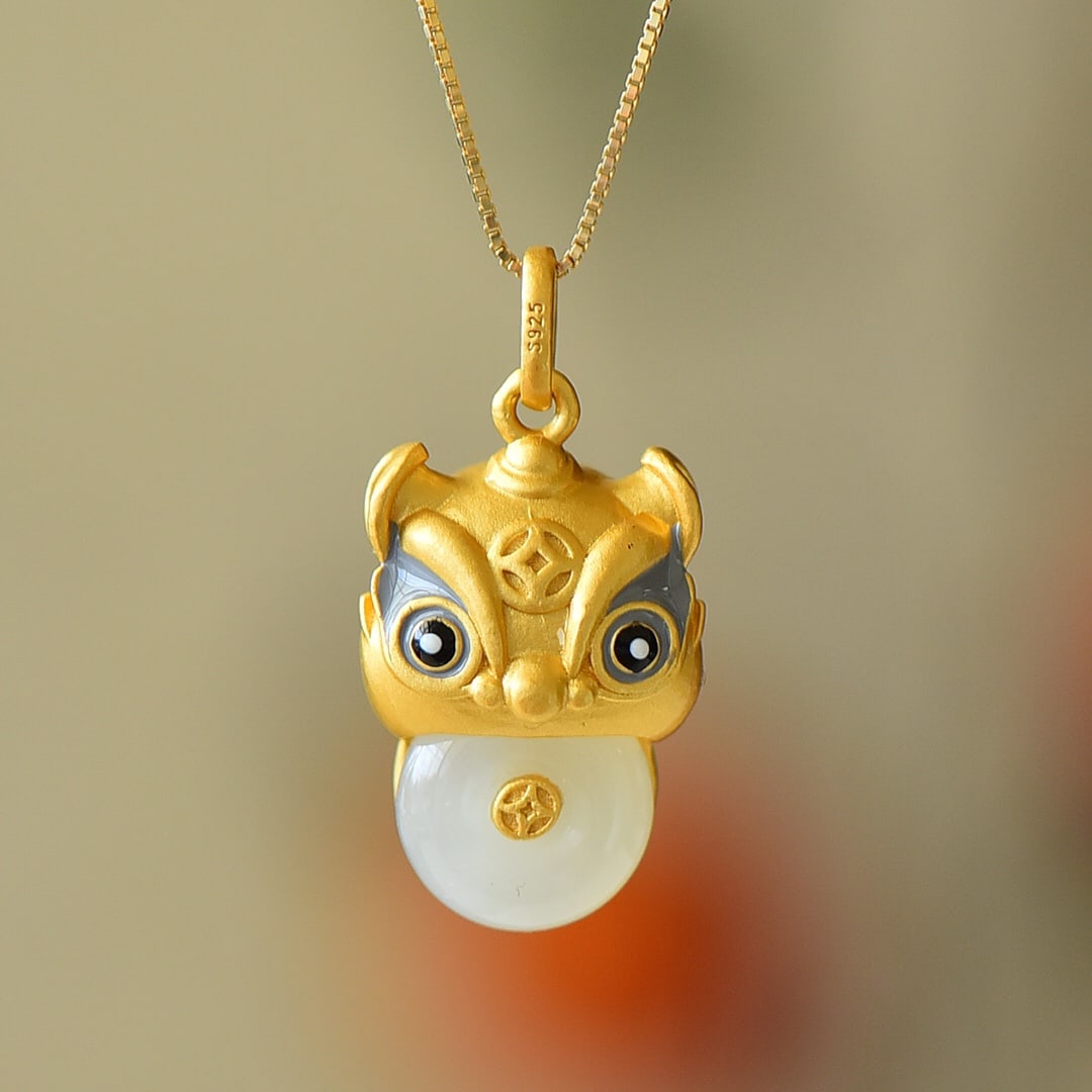 An Exquisite Sterling Silver-Gold Plated Inlaid White Jade Pendant: An Exquisite Sterling Silver-Gold Plated Inlaid White Jade Pendant,Size:10mmx10mm 纯银镀金镶白玉吊坠