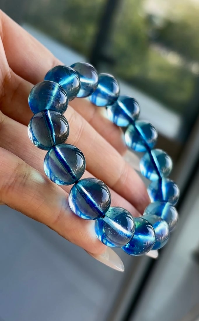 An Exquisite Aquamarine Bracelets: An Exquisite Aquamarine Bracelets,Size:13.1mm,Weight:45.9g 海蓝宝手串