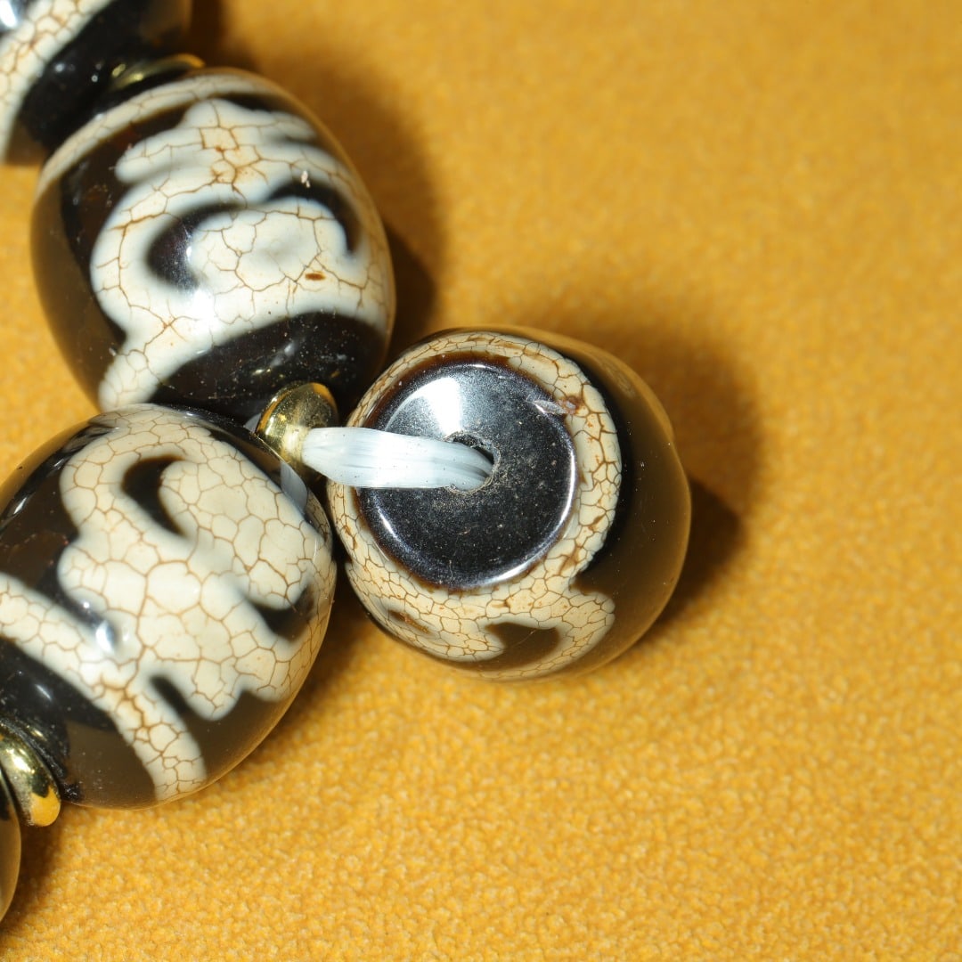 An Exquisite Dzi Bead Bracelets - 9