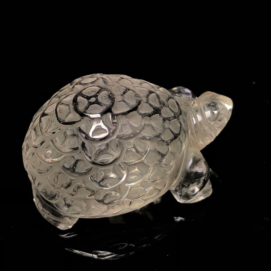 An Exquisite Crystal Turtle Ornament - 2