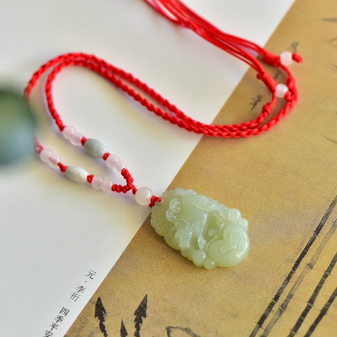 An Exquisite White Jade Buffalo Pattern Pendant: An Exquisite White Jade Buffalo Pattern Pendant,Size:33mmx20mm 白玉牛纹吊坠