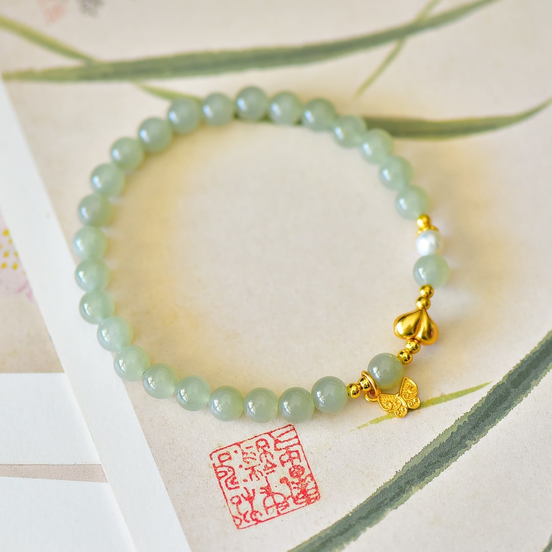 An Exquisite Greenish Jade Bracelets: An Exquisite Greenish Jade Bracelets,Size:6mmx6mm 青白玉手串