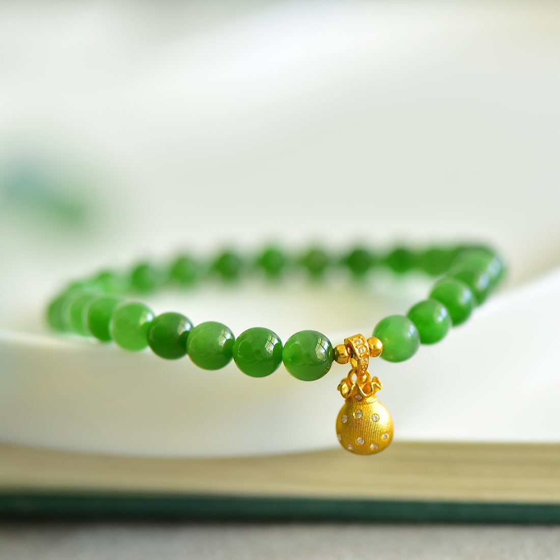 An Exquisite Jasper Bracelets - 5